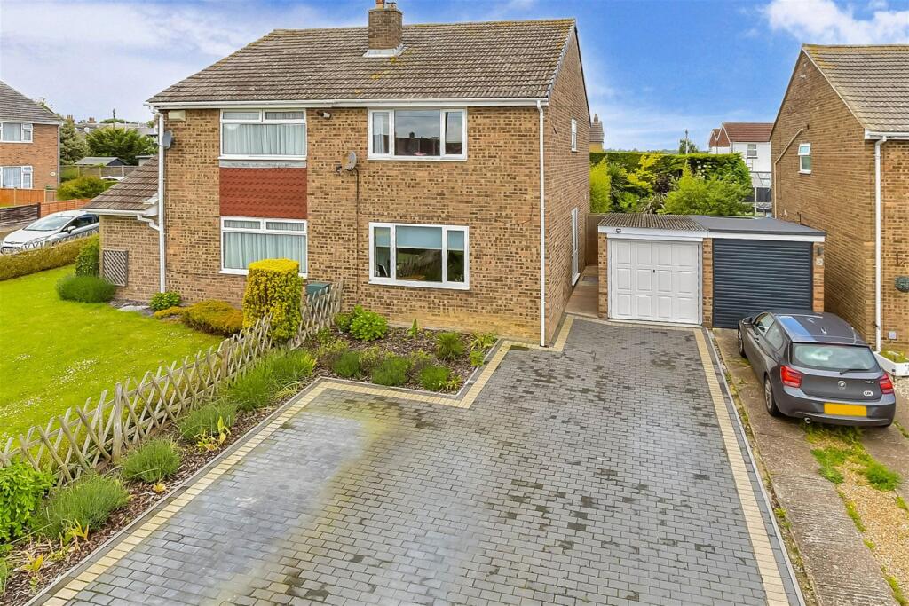 3 bedroom semidetached house for sale in Hazel Close, Eythorne, Dover, Kent, CT15