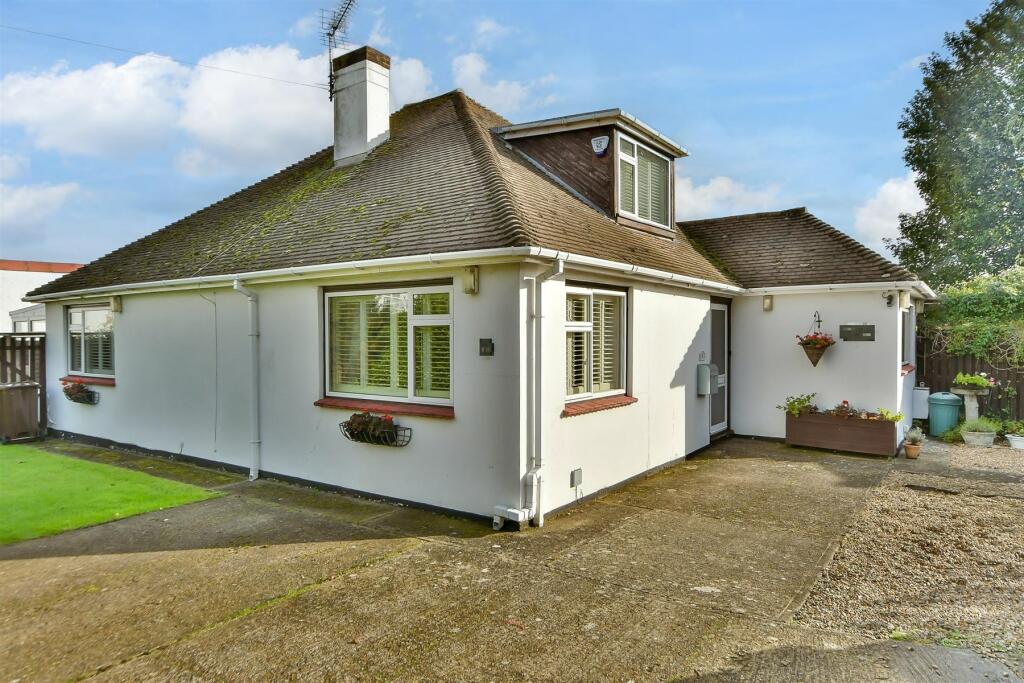 2 bedroom chalet for sale in Twydall Lane, Twydall, Gillingham, Kent, ME8