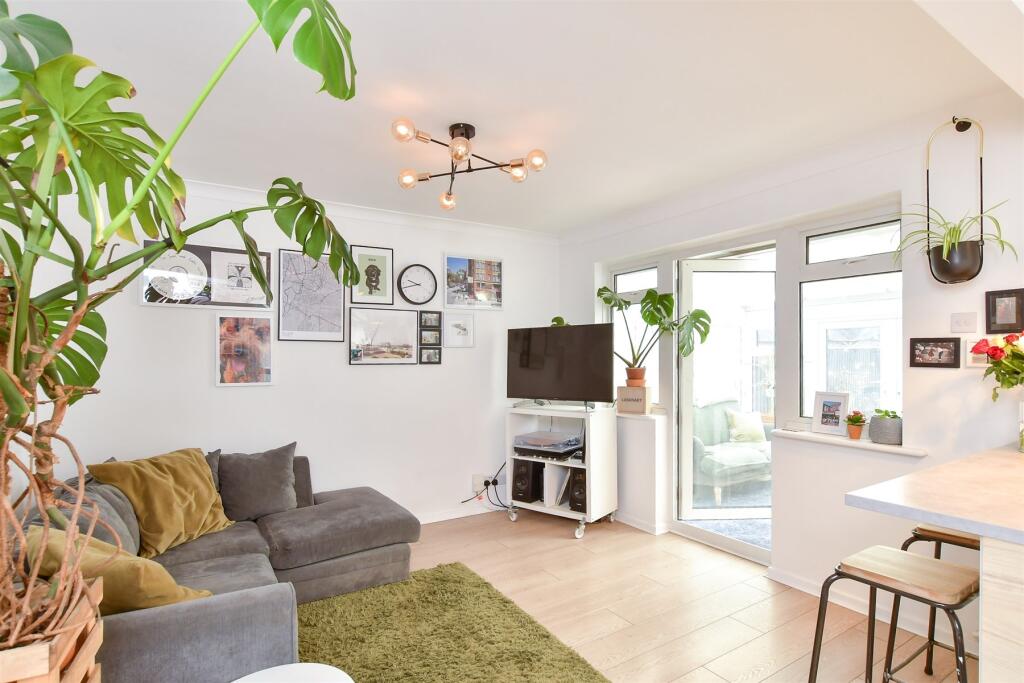 Additional property image - Graham Crescent, Portslade, Brighton, East Sussex