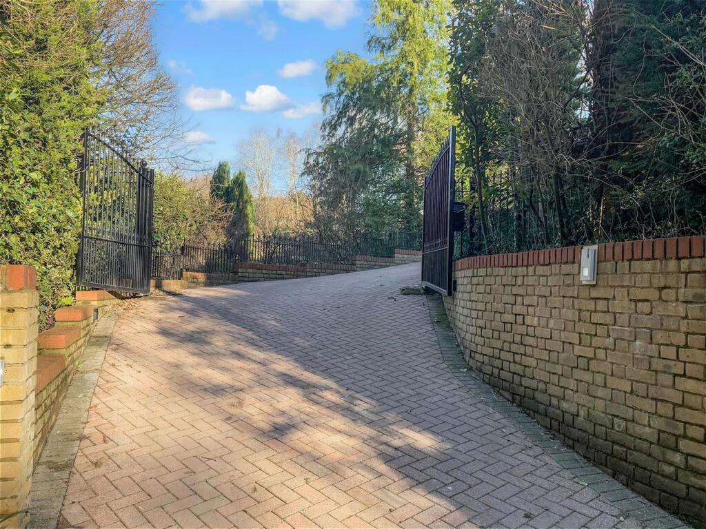 Additional property image - Rhododendron Avenue, Meopham, Kent