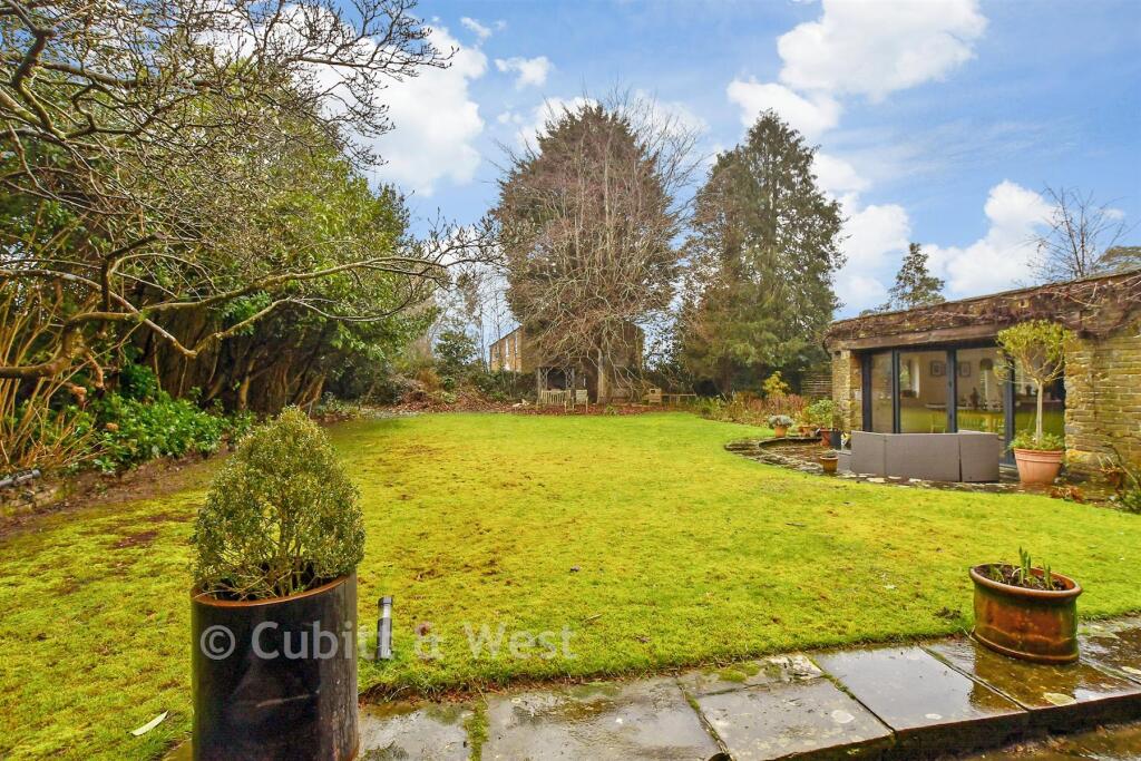 Worthing Road, Horsham, West Sussex image 3