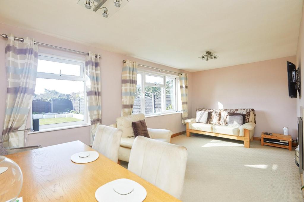 3 bedroom semidetached house for sale in The Lawns, RollestonOnDove
