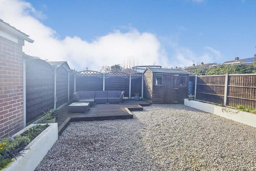 3 bedroom semidetached house for sale in The Lawns, RollestonOnDove