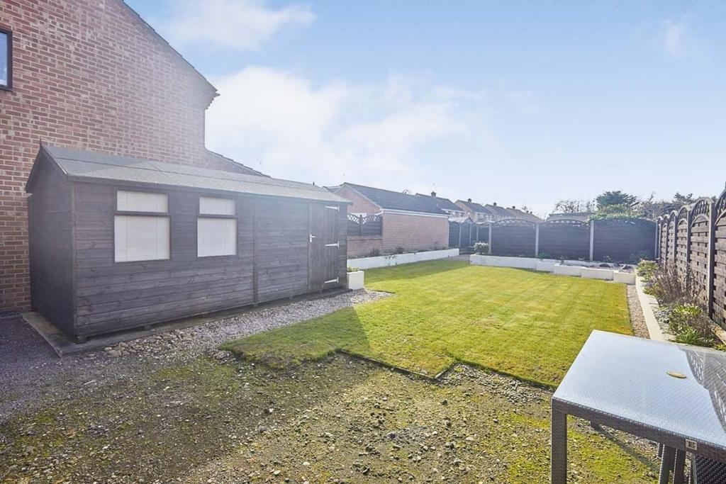 3 bedroom semidetached house for sale in The Lawns, RollestonOnDove