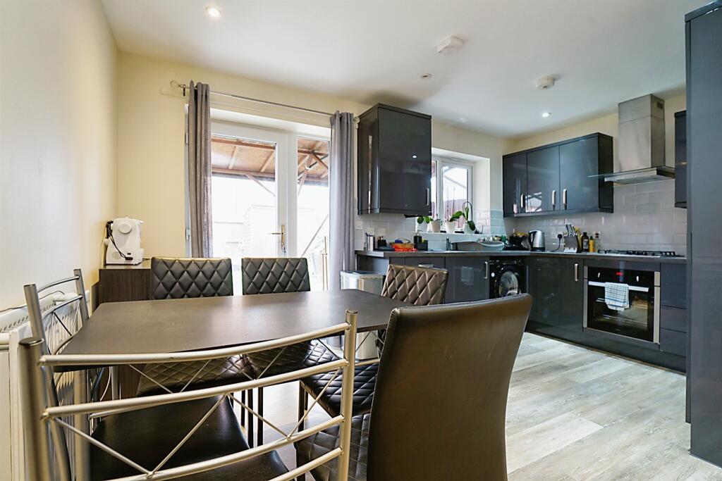 4 bedroom semidetached house for sale in Queensbridge, BurtonOnTrent