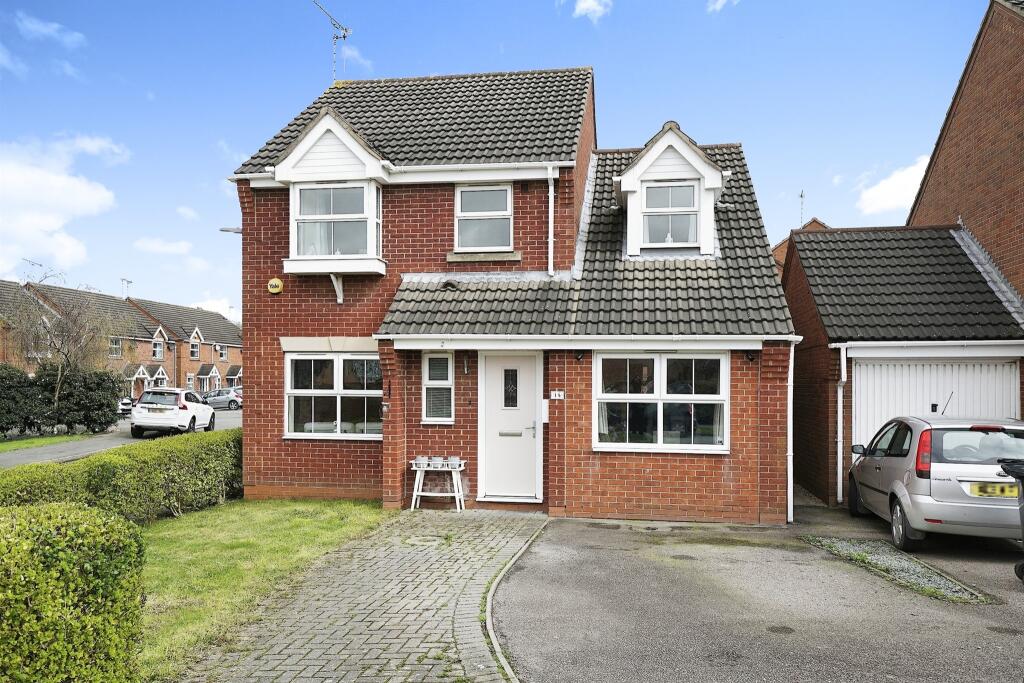 4 bedroom detached house for sale in Bourne Way, SWADLINCOTE, DE11
