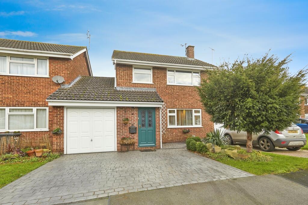 4 bedroom link detached house for sale in Mill Close, Newton Solney, BurtonOnTrent, DE15