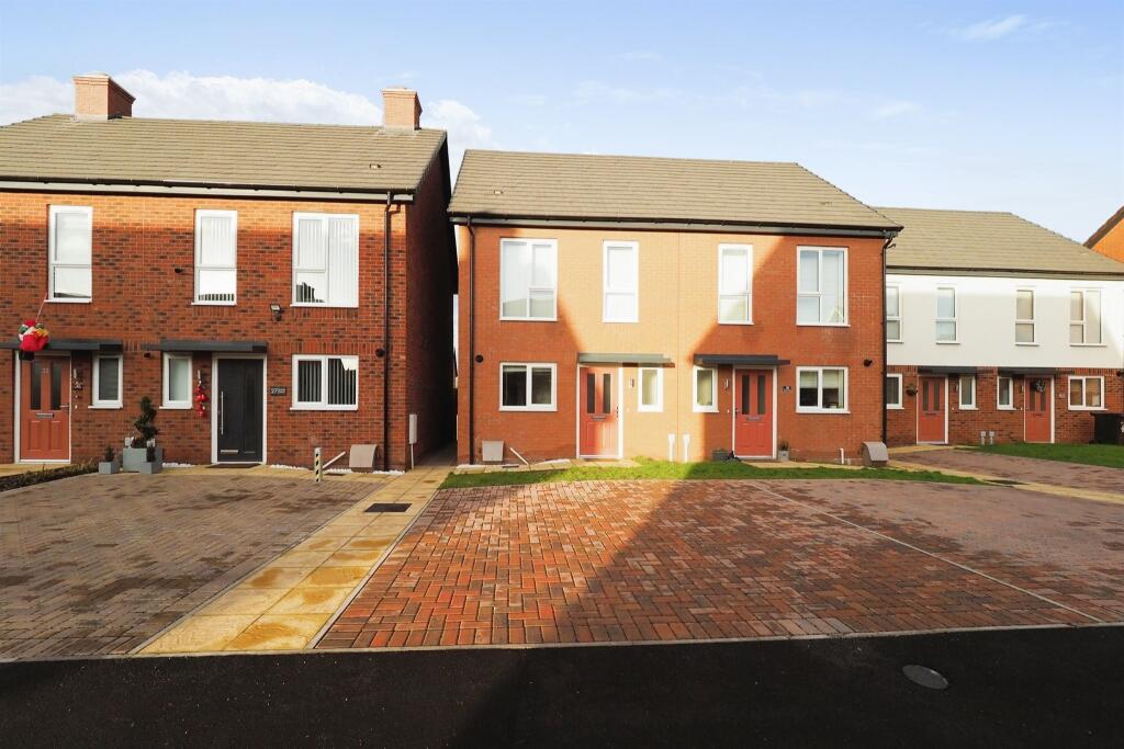 2 bedroom semidetached house for sale in Baker Drive, Fradley