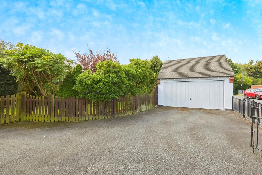 Additional property image - Buckingham Drive, Church Gresley, Swadlincote