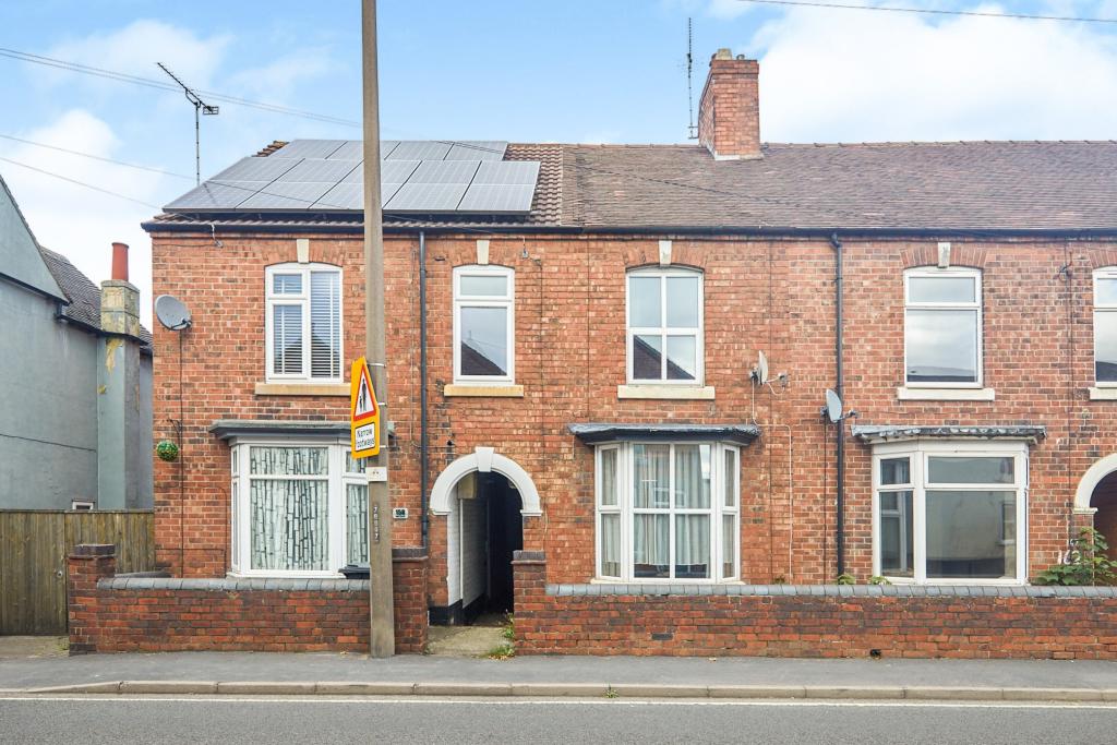 3 bedroom terraced house for sale in High Street, Newhall, SWADLINCOTE