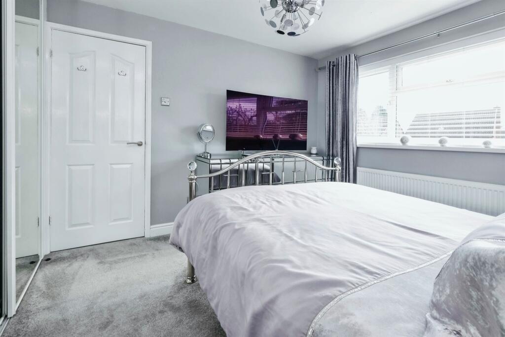 Additional property image - Park Hall Crescent, Birmingham