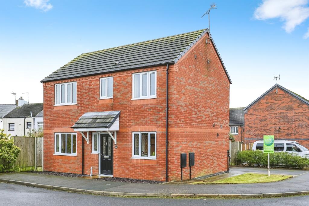3 bedroom detached house for sale in Sovereign Gardens, Selston