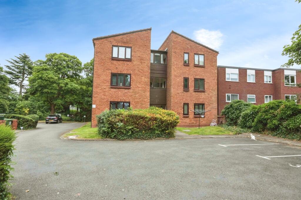 Studio flat for sale in Knights Close, Birmingham, B23