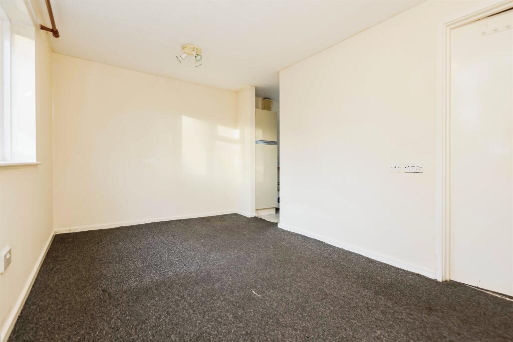 Additional property image - Swan Gardens, BIRMINGHAM