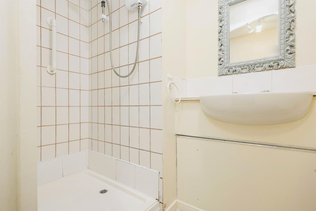 Additional property image - Swan Gardens, BIRMINGHAM