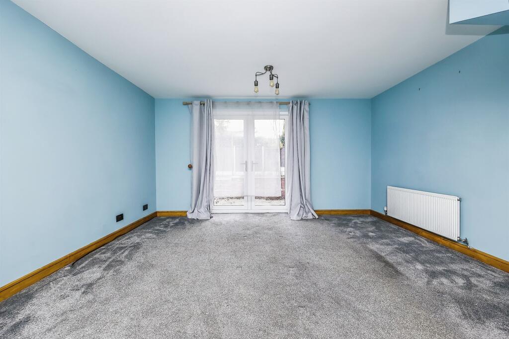 3 bedroom detached house for sale in Meadow Close, Horsley Woodhouse