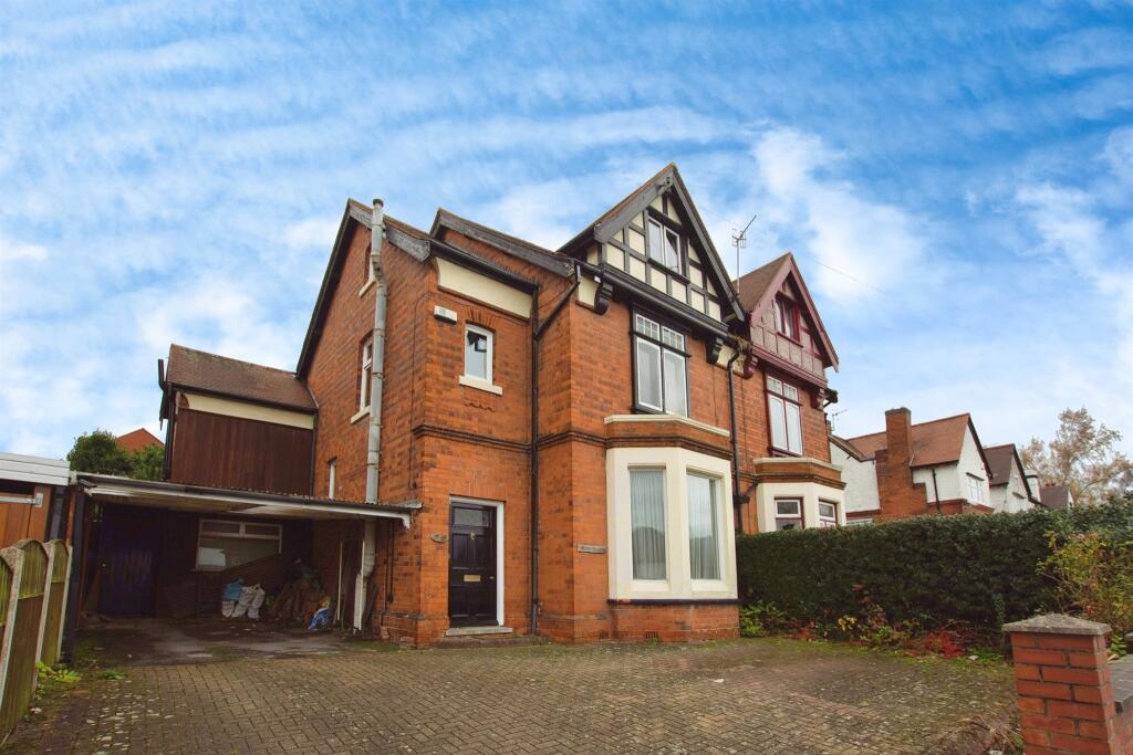 4 bedroom semidetached house for sale in Heanor Road, Ilkeston, DE7