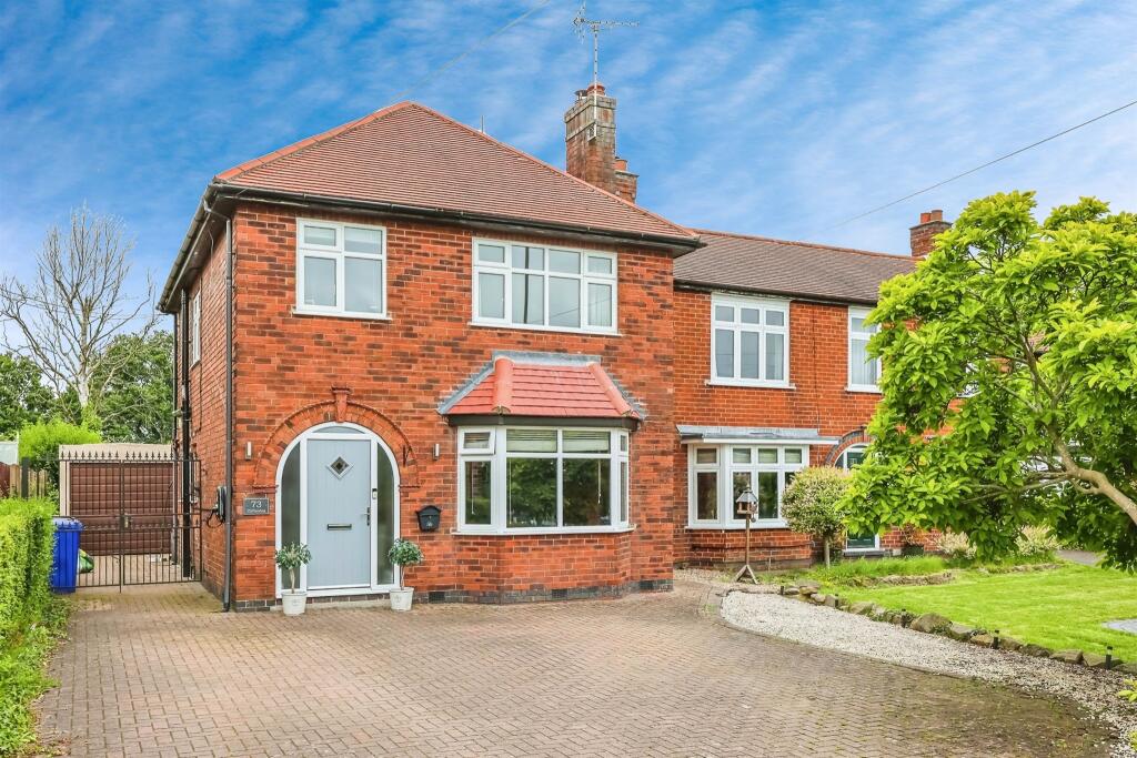 3 bedroom detached house for sale in High Lane West, West Hallam