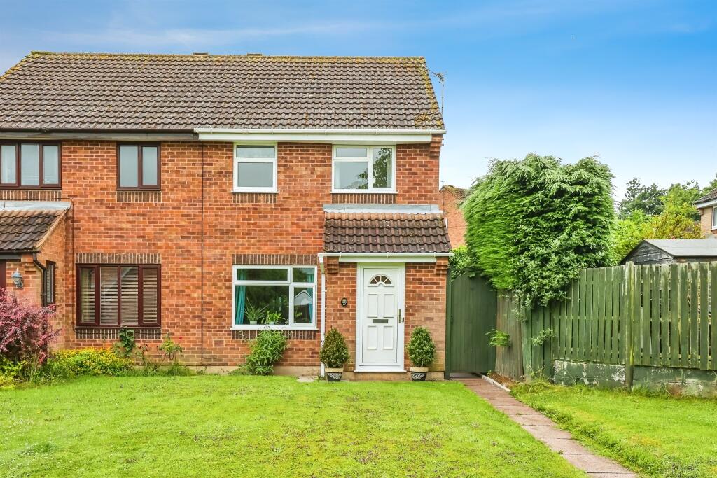 3 bedroom semidetached house for sale in Newbridge Close, West Hallam