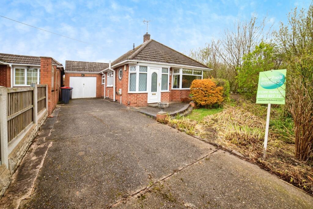 3 bedroom detached bungalow for sale in Skegby Road, Huthwaite, SuttonInAshfield, NG17