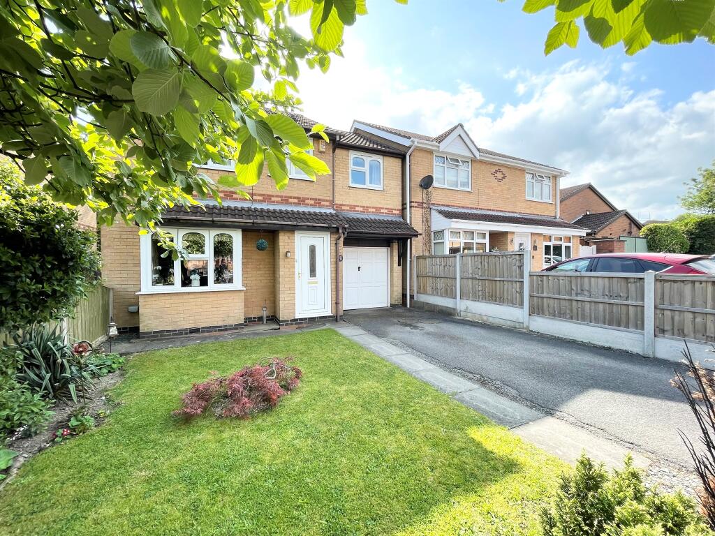 4 bedroom detached house for sale in Porterhouse Road, RIPLEY, DE5