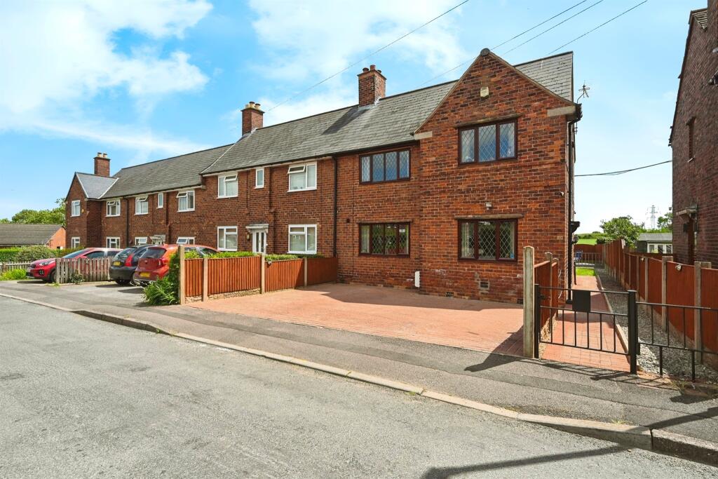 3 bedroom end of terrace house for sale in St. Leonards Place, Shirland, Alfreton, DE55