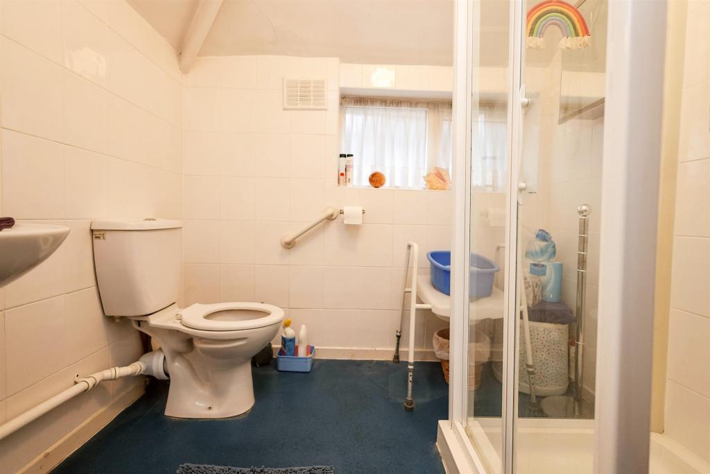 3 bedroom semidetached house for sale in Quinton Close, Solihull, B92