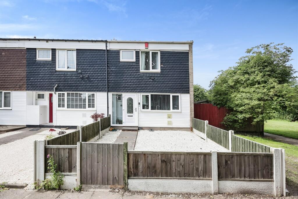 3 bedroom end of terrace house for sale in Radleys Walk, Birmingham, B33