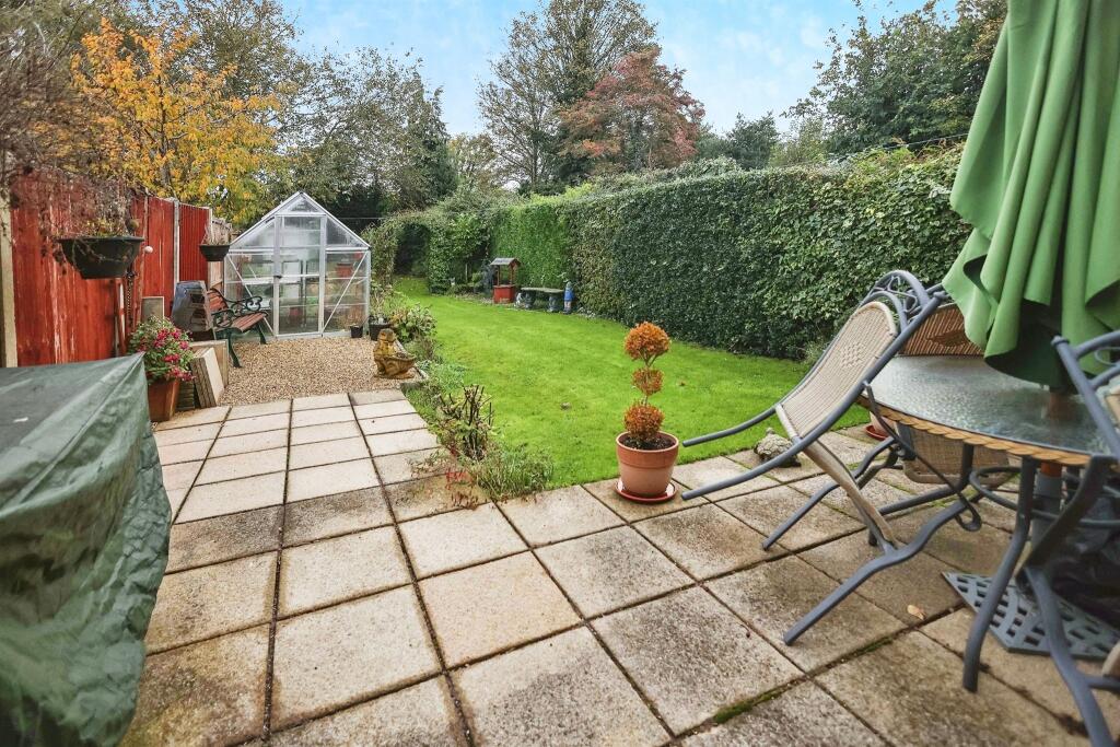 Additional property image - Redthorn Grove, Birmingham