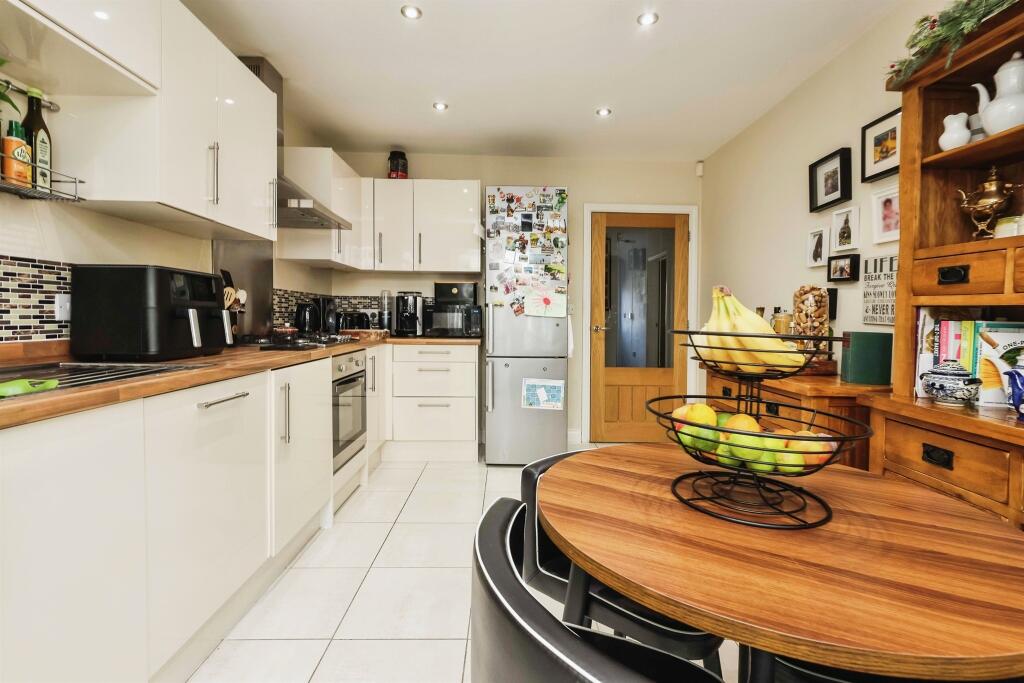 Additional property image - Dove Close, Birmingham