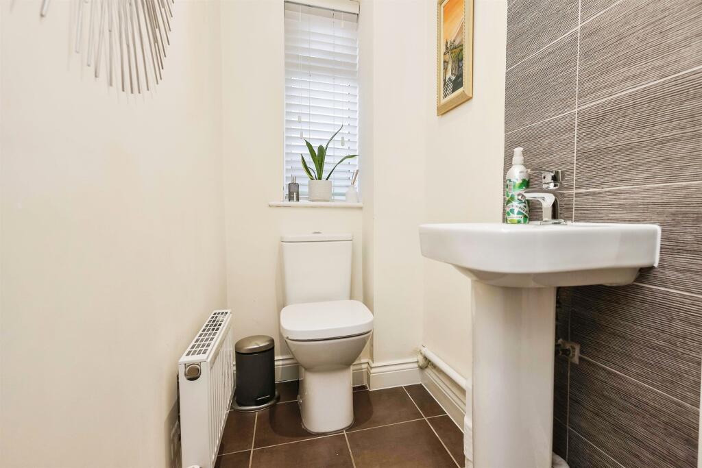 Additional property image - Dove Close, Birmingham
