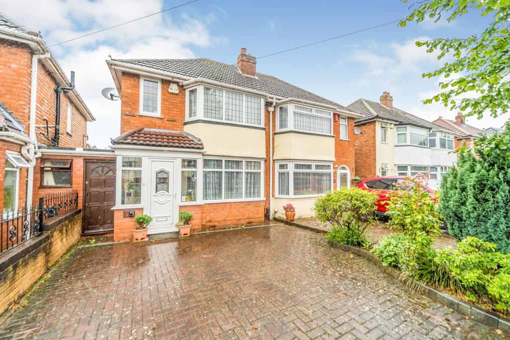 4 bedroom semidetached house for sale in Parkdale Road, Birmingham, B26