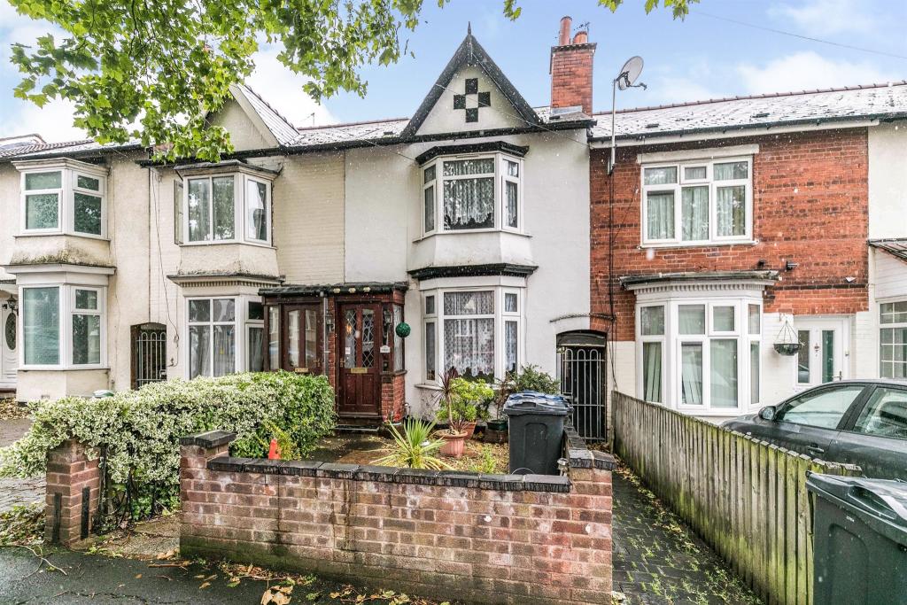 3 bedroom terraced house for sale in Colonial Road, Birmingham, B9