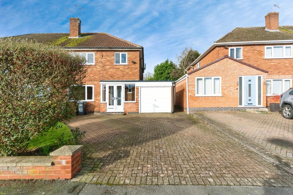 3 bedroom semidetached house for sale in Neville Road, Shirley