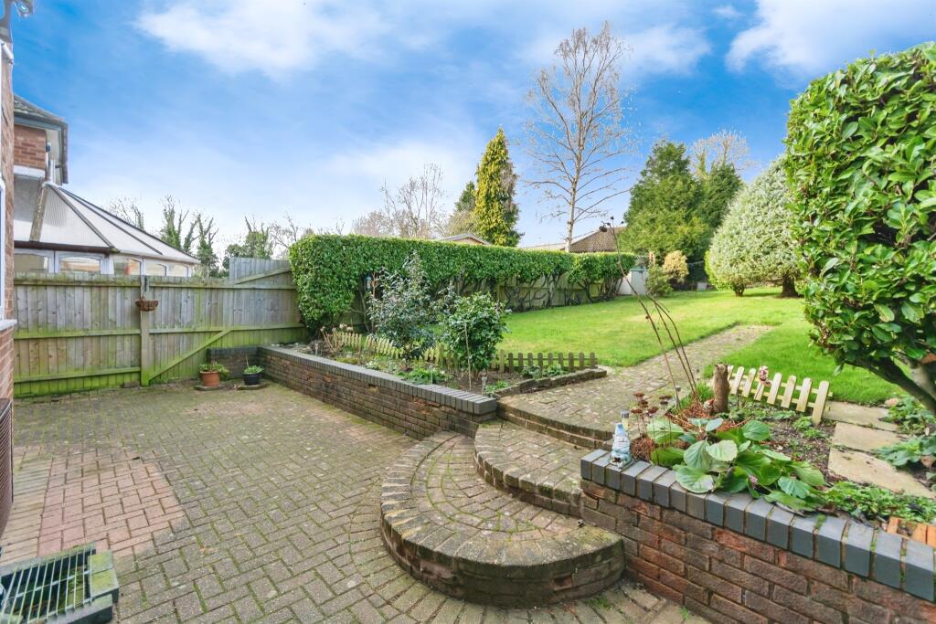 3 bedroom semidetached house for sale in Neville Road, Shirley