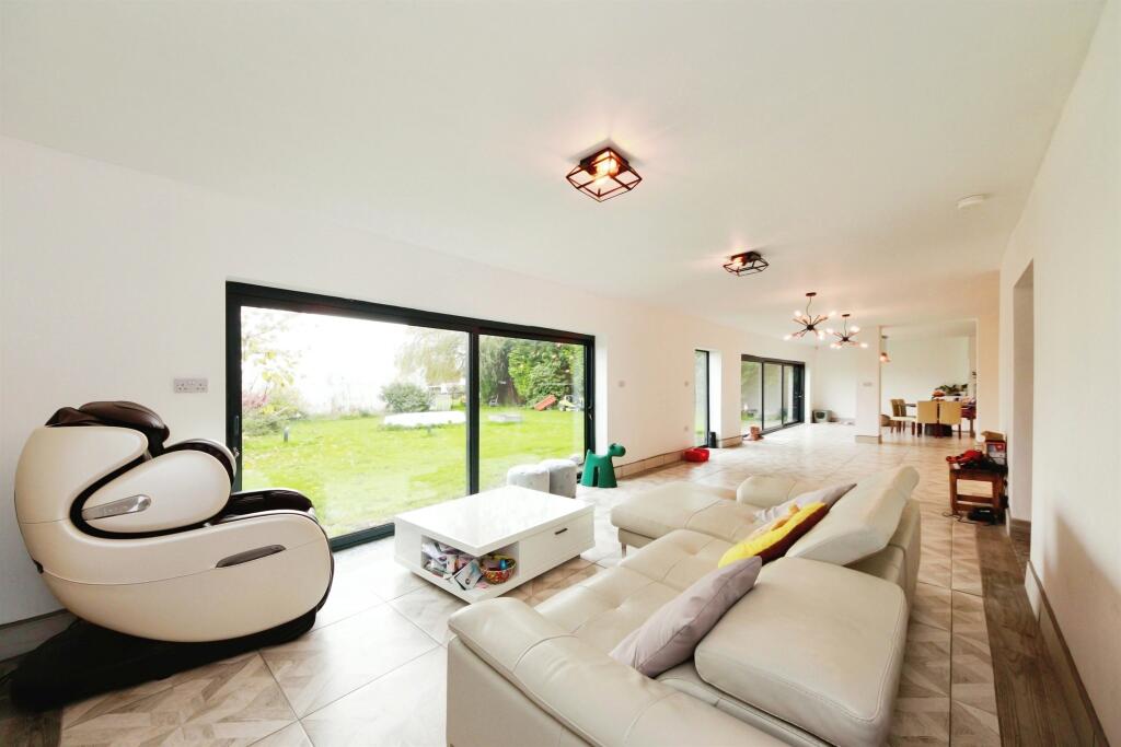 Additional property image - Malthouse Lane, Earlswood, Solihull
