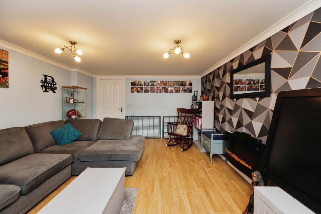 Additional property image - Canal Court, Birmingham