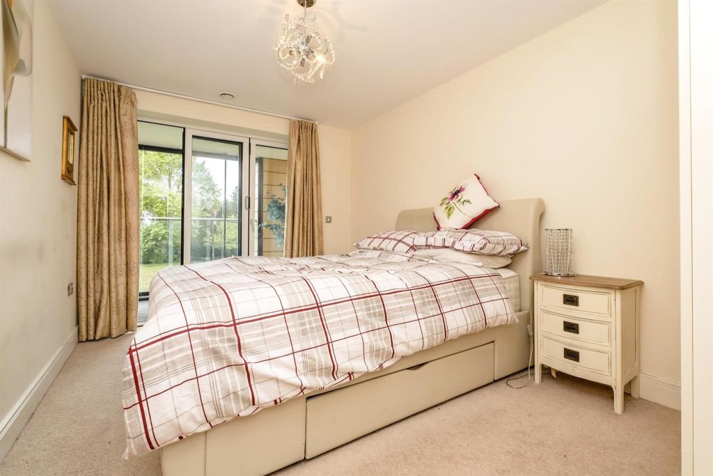 2 bedroom retirement property for sale in Warwick Road, Solihull, B91