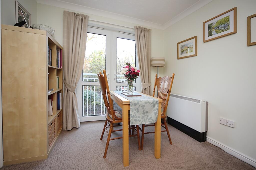 1 bedroom retirement property for sale in Lugtrout Lane, Solihull, B91