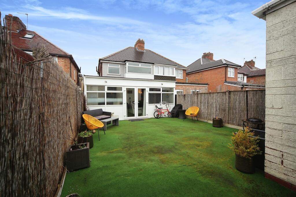 3 bedroom semidetached house for sale in Rock Road, Solihull, B92