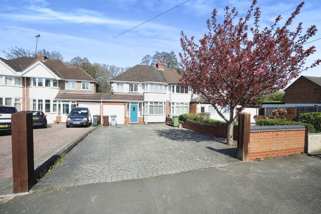 4 bedroom semidetached house for sale in Dene Court Road, Solihull, B92
