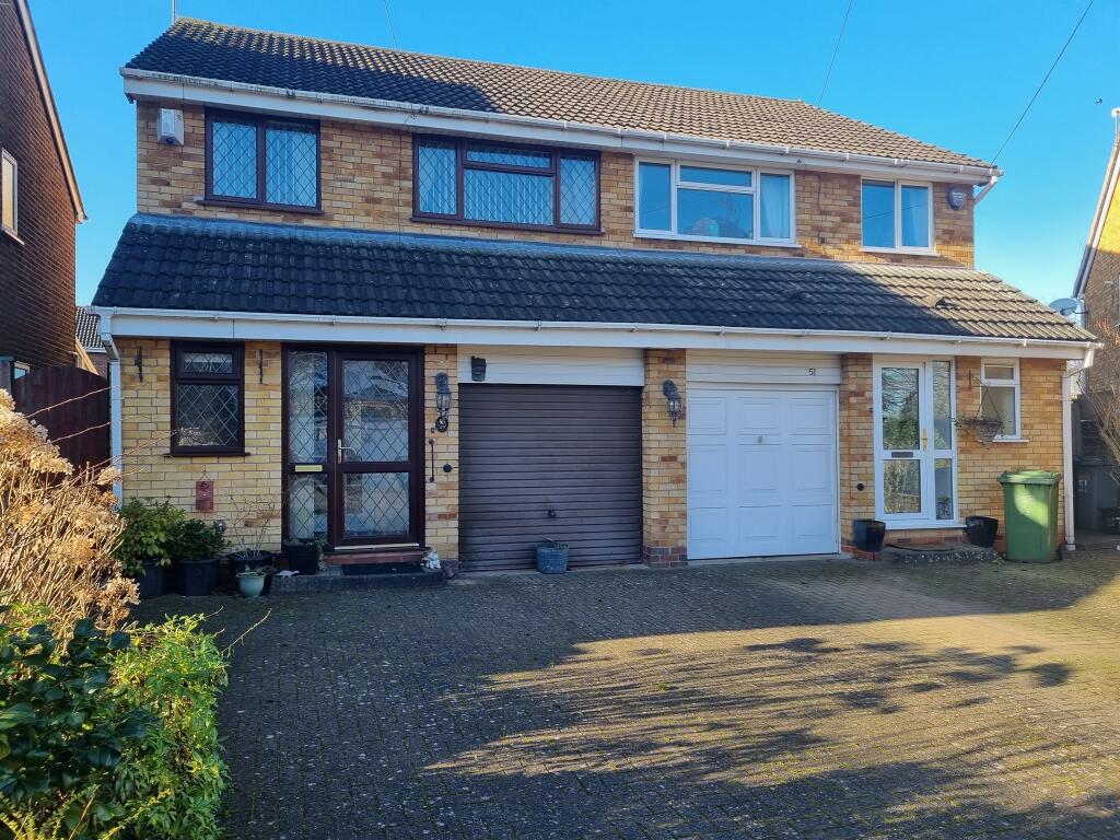 3 bedroom semi-detached house for sale in Leafield Road, Solihull, B92