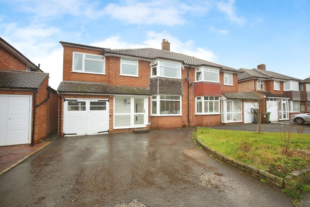 4 bedroom semidetached house for sale in Henley Crescent, Solihull, B91