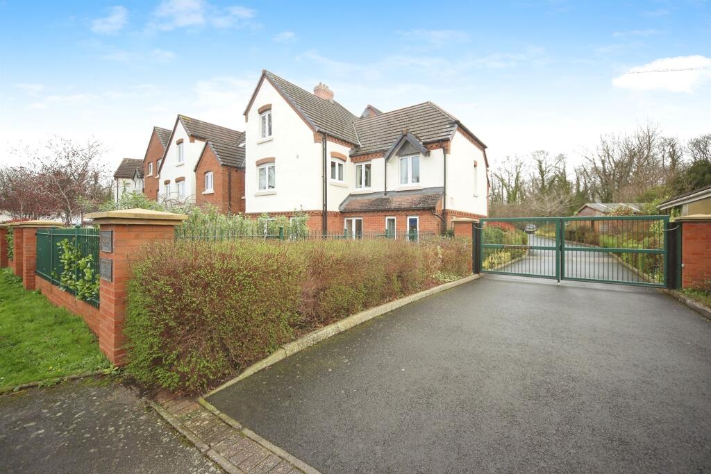 1 bedroom retirement property for sale in Lugtrout Lane, Solihull, B91