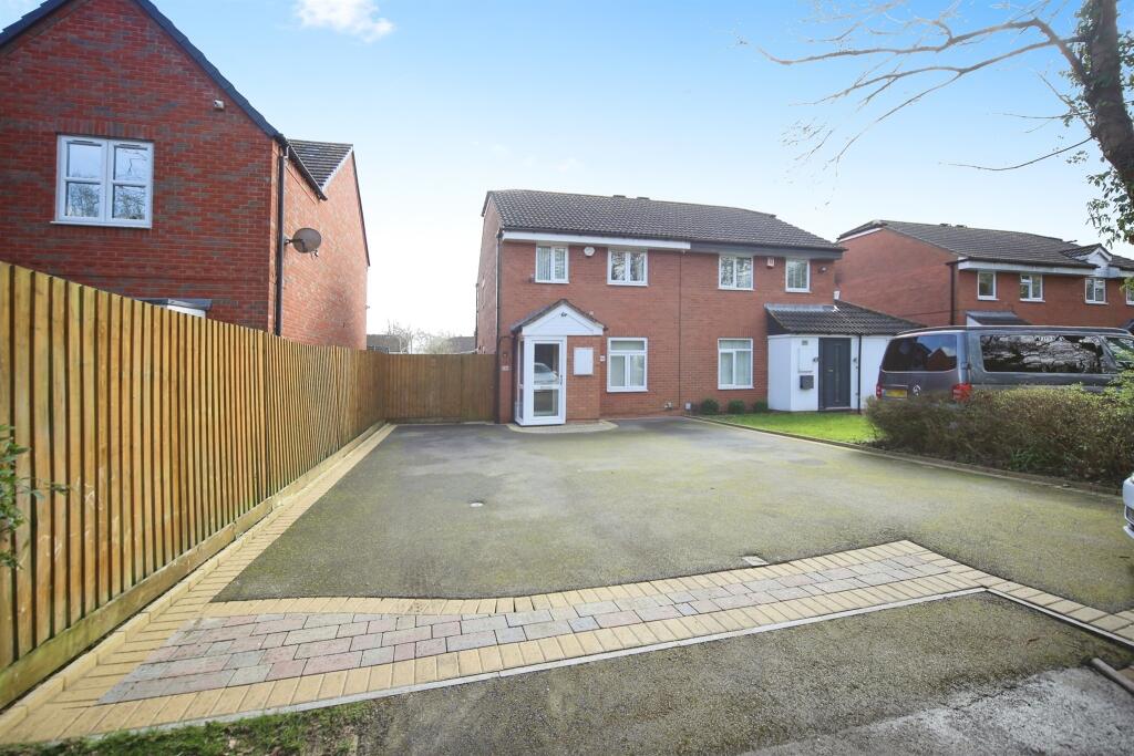 3 bedroom semi-detached house for sale in Damson Lane, Solihull, B92