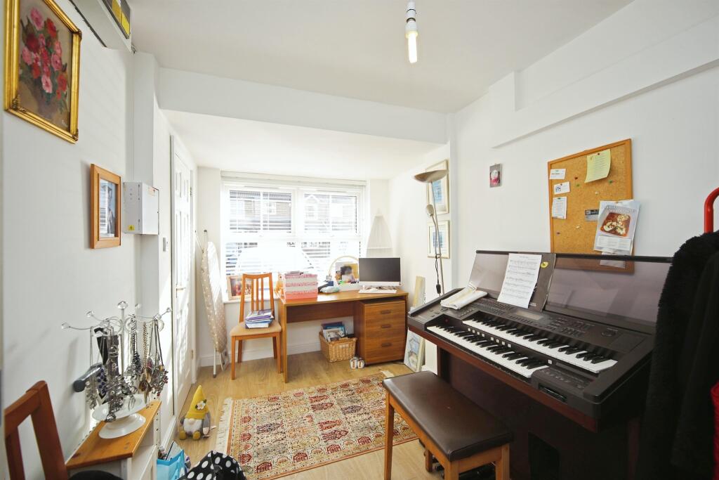 Additional property image - Witham Croft, Solihull