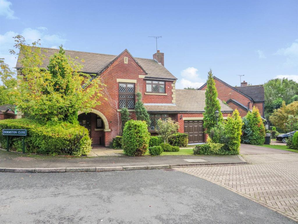 4 bedroom detached house for sale in Dormston Close, Solihull, B91