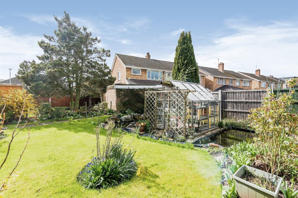 3 bedroom semidetached house for sale in Bourne Avenue, Fazeley