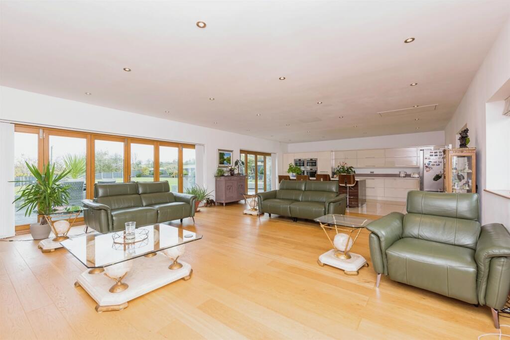 Additional property image - Knowle Hill, Hurley, ATHERSTONE