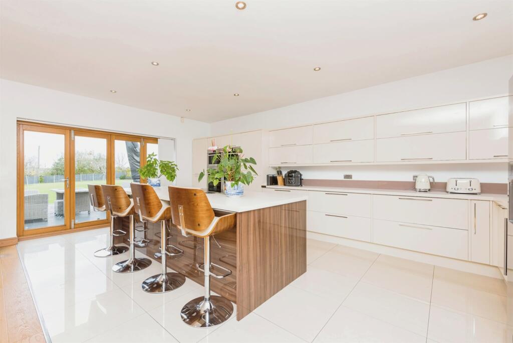 Additional property image - Knowle Hill, Hurley, ATHERSTONE